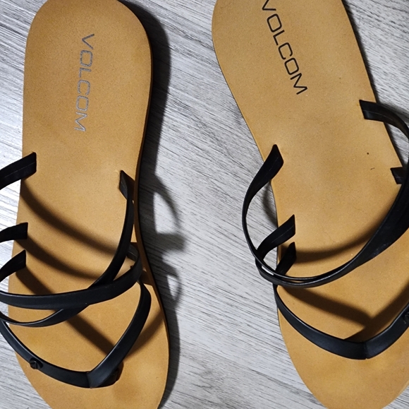 Volcom flip flops - Picture 2 of 2